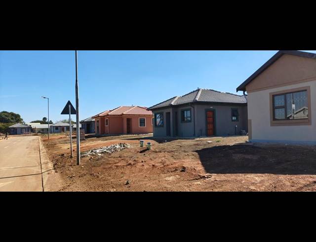 3 BEDROOM HOUSE FOR SALE IN SALFIN